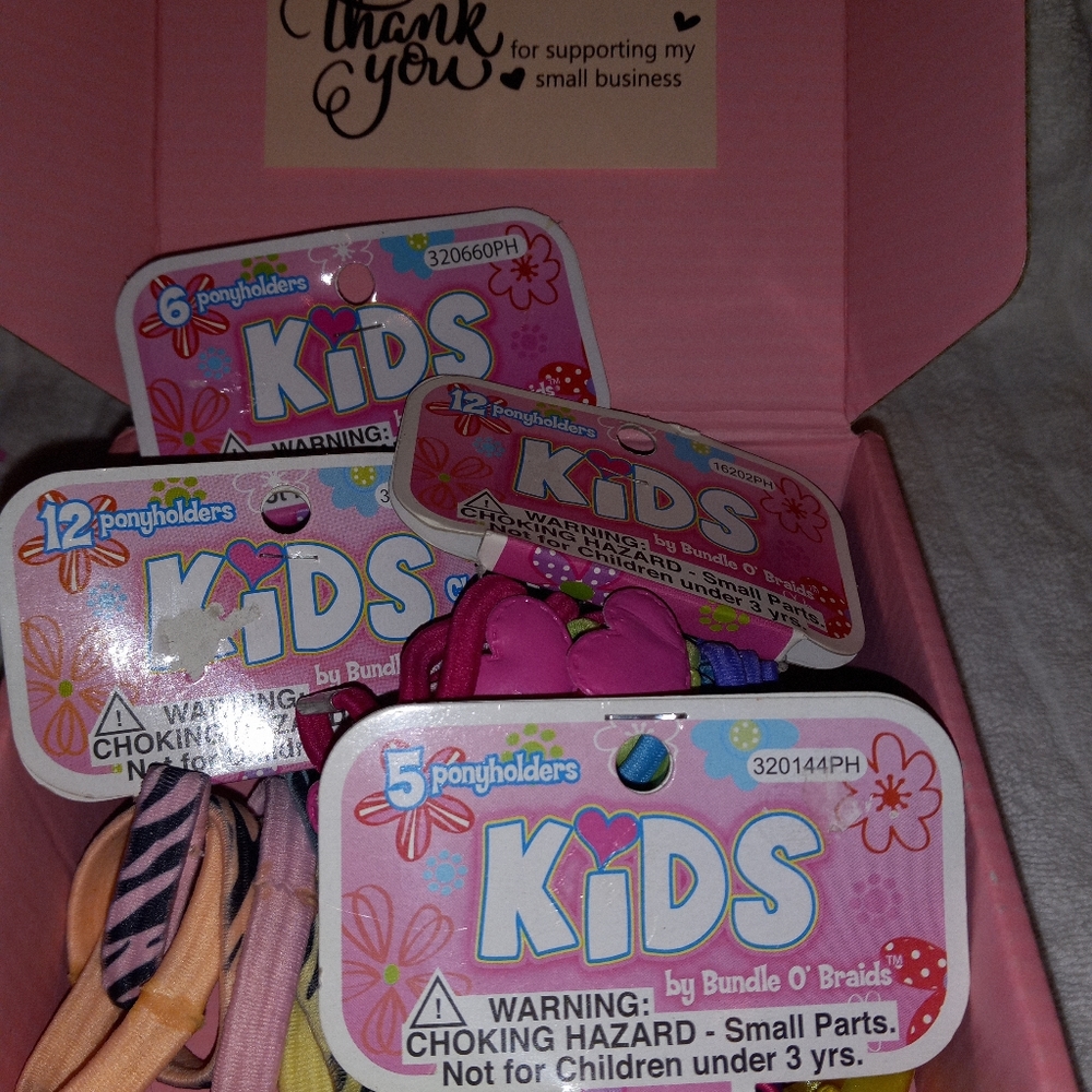 4pack of hair accessories